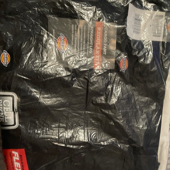Brand new black Dickies 40x30 cargo work pants - Picture 2 of 4